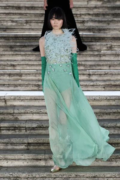 Look 97